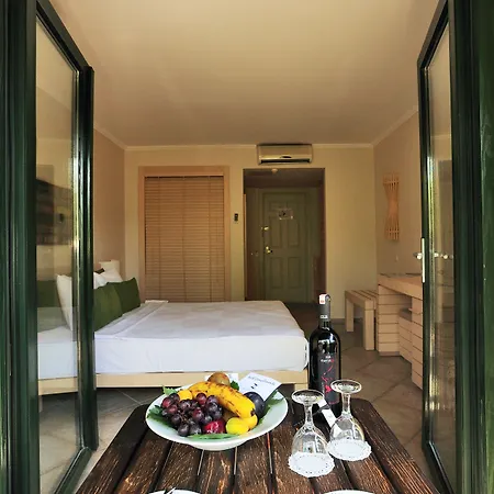 泽依提那达酒店