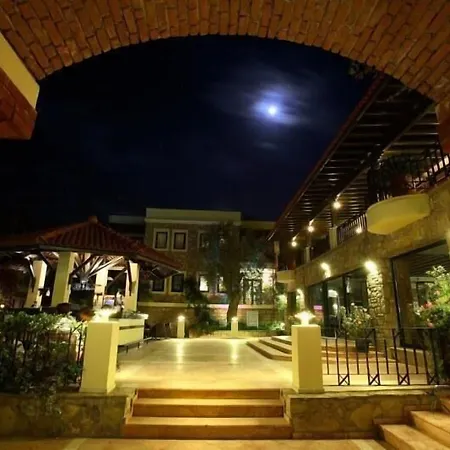 Zeytinada Hotel Torba