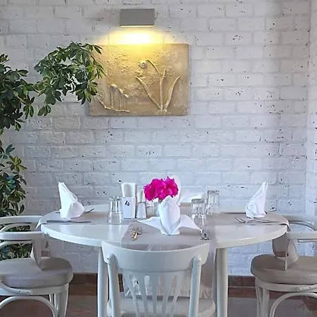 Zeytinada Hotel