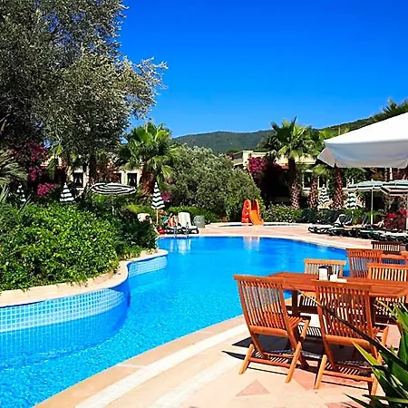 Zeytinada Hotel 4*