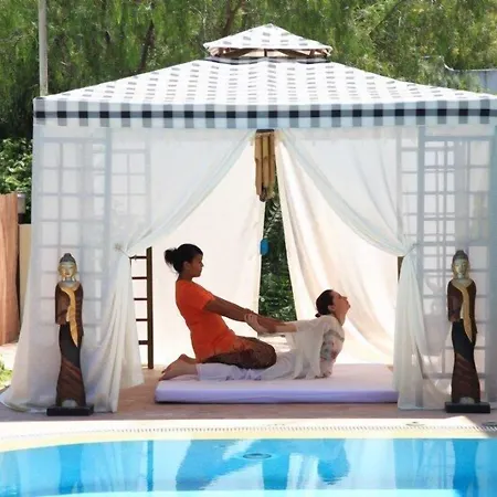 Zeytinada Otel 4*