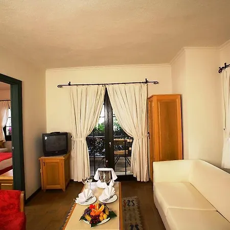 Zeytinada Hotel Torba